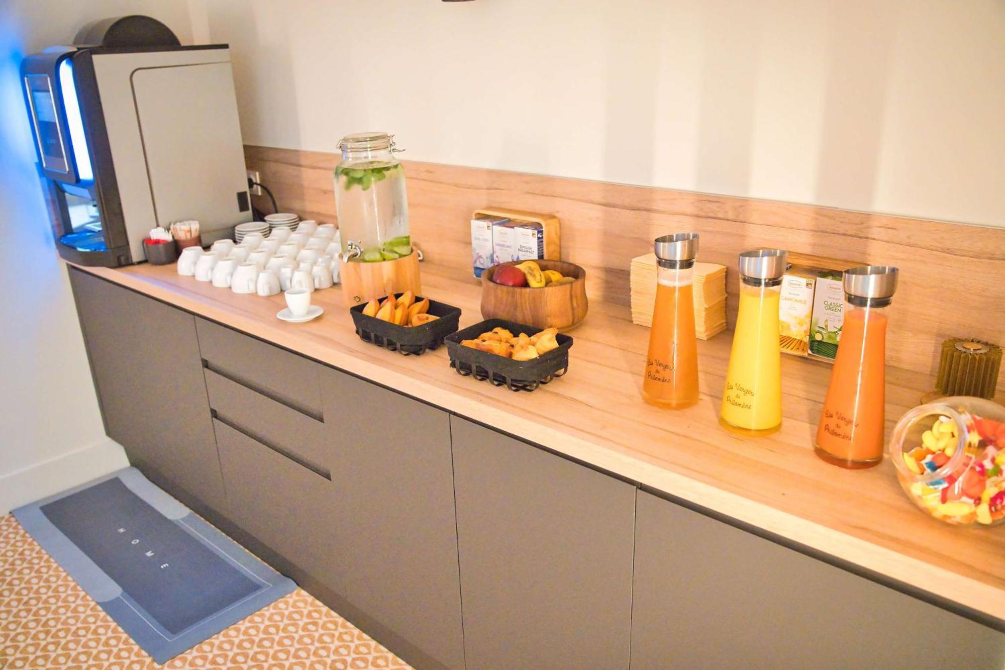 Hotel Yac Paris Clichy, A Member Of Radisson Individuals Екстериор снимка