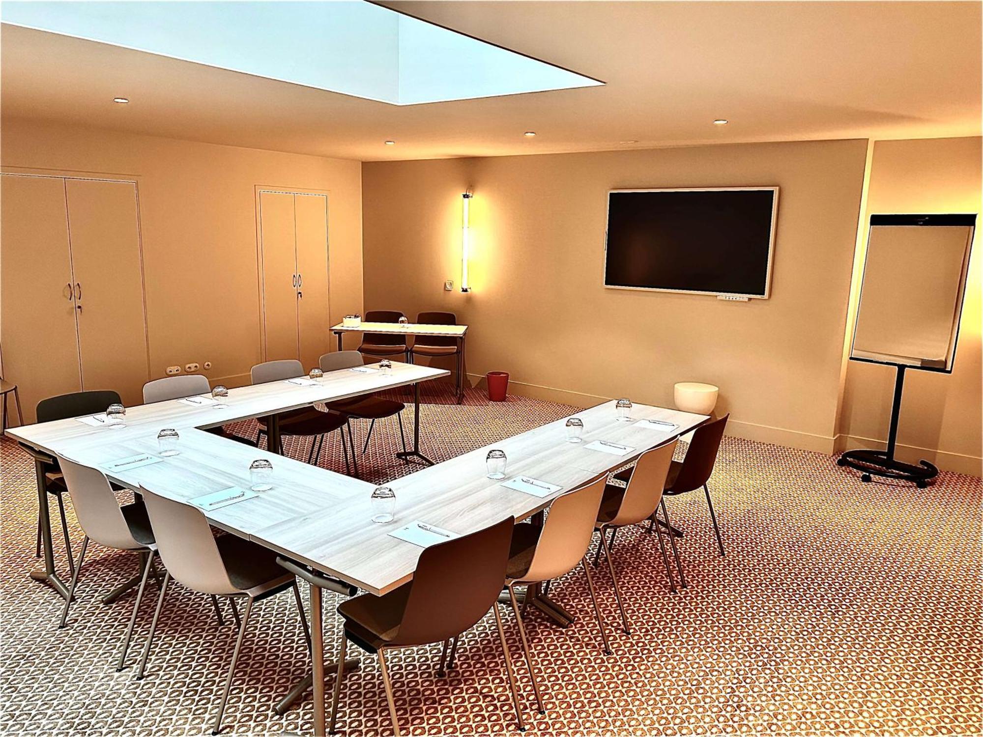 Hotel Yac Paris Clichy, A Member Of Radisson Individuals Екстериор снимка